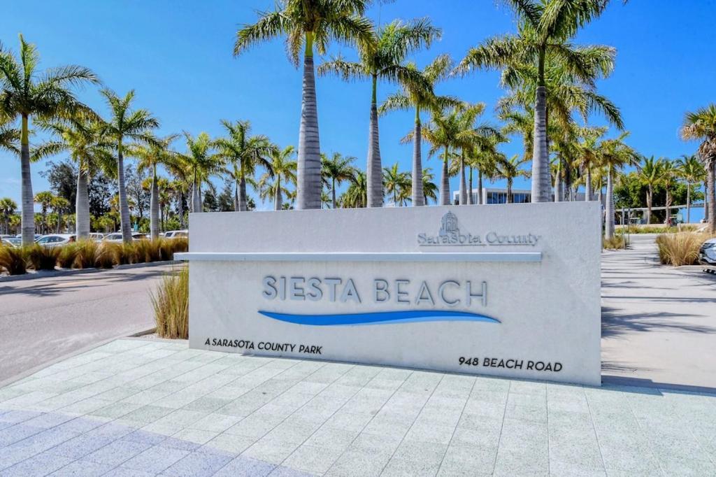 Canal 309 - Right In Siesta Key Village! Exterior photo